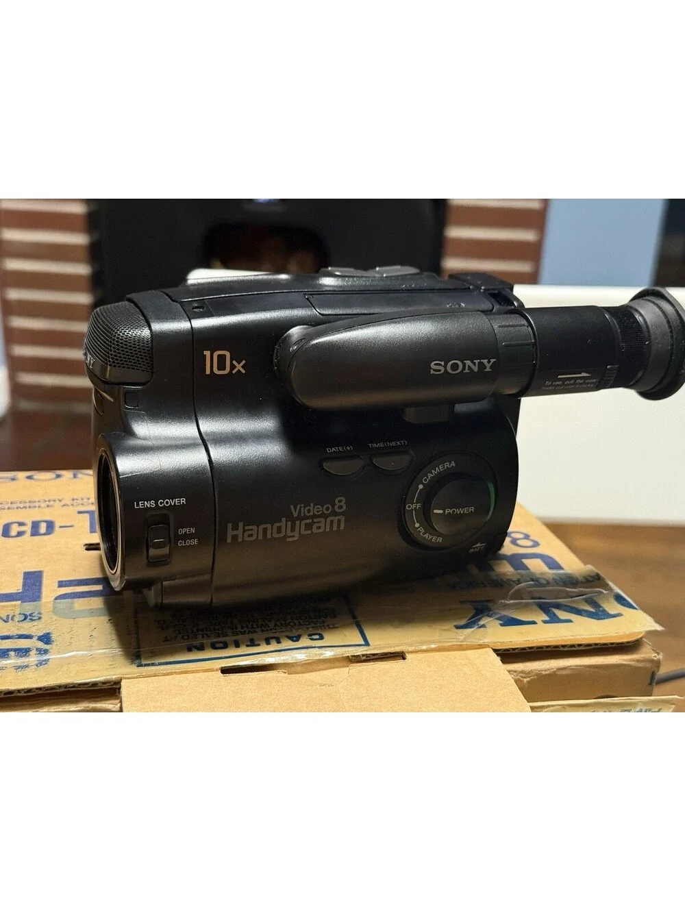 Vintage Sony Handycam CCD-TR30 Video 8mm Camcorder W/ Box , Working